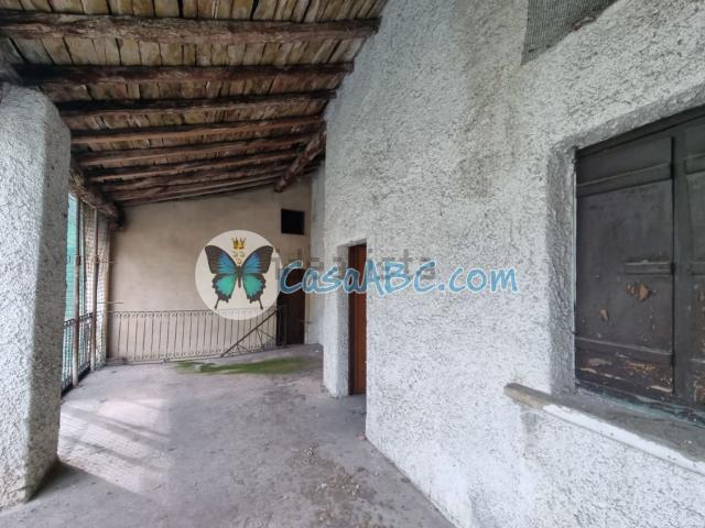 Rustico in vendita a Calcinate, Lombardia