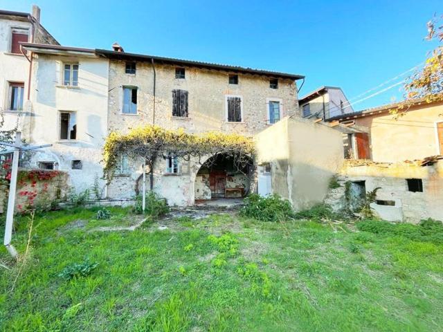 Rustico in vendita a Pozzolengo, Lombardia