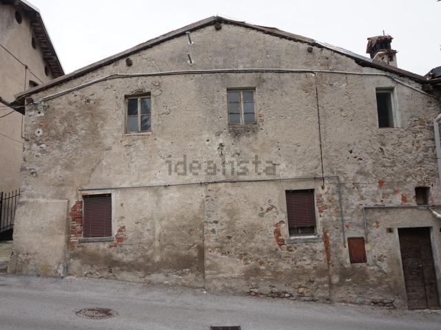 Rustico in vendita a Anzano Del Parco, Lombardia