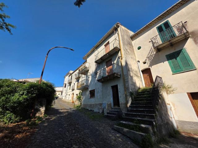 Rustico in vendita a Cantalupo Del Sannio, Molise