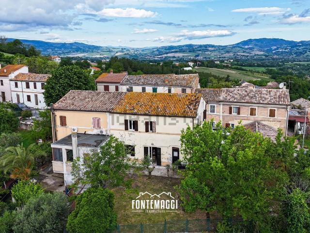 Rustico in vendita a Terre Roveresche, Marche