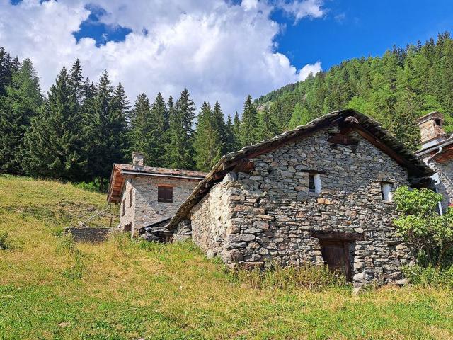 Rustico in vendita a La Salle, Aosta