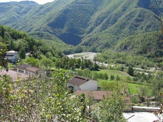 Rustico in vendita a Corte Brugnatella