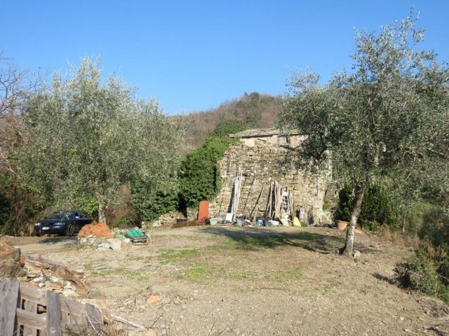 Rustico in vendita a Ne, Osti