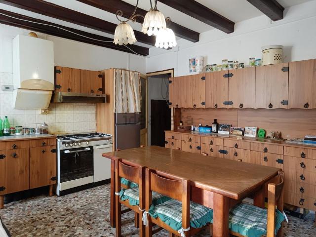 Rustico in vendita a Illasi, Veneto