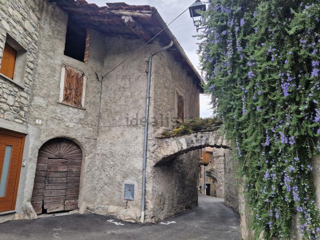Rustico in vendita a Comunità montana della valle Camonica, Cerveno