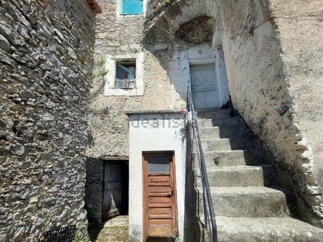 Rustico in vendita a Castelbianco