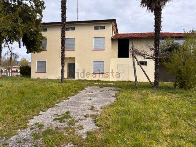Rustico in vendita a Brugnera, Friuli-Venezia Giulia