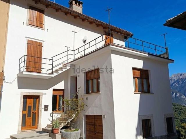 Rustico in vendita a Pai di Sopra, Torri del Benaco