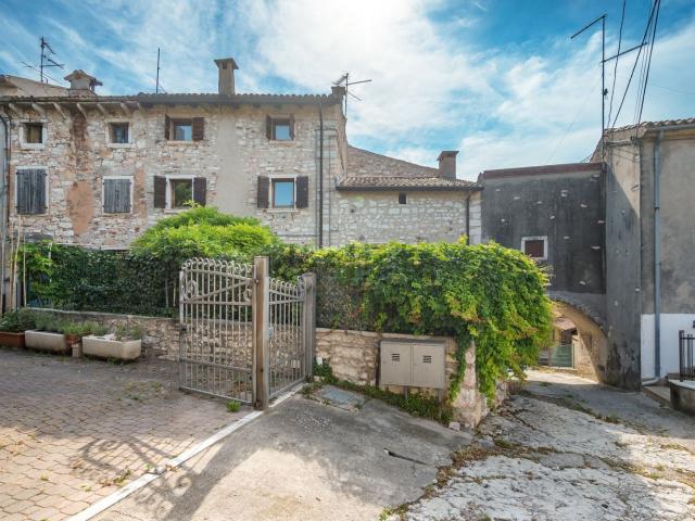 Rustico in vendita a Sant'ambrogio Di, Veneto