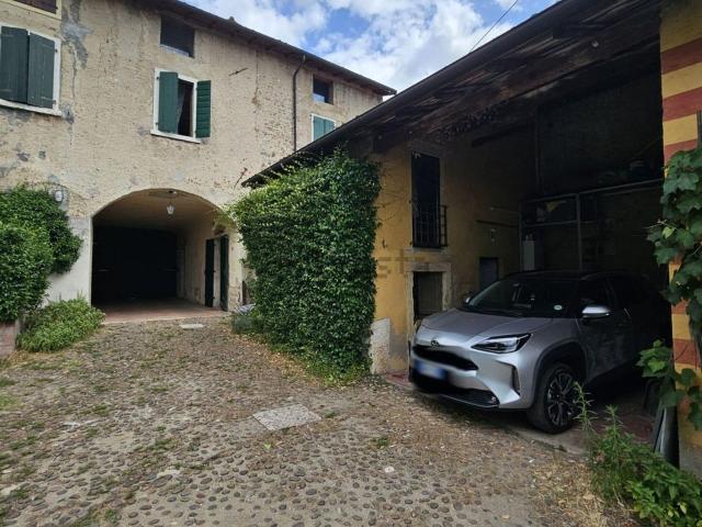 Rustico in vendita a Sona, Veneto