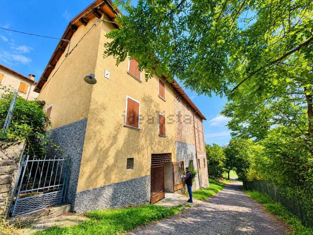 Rustico in vendita a Case Martini, Vezzano sul Crostolo