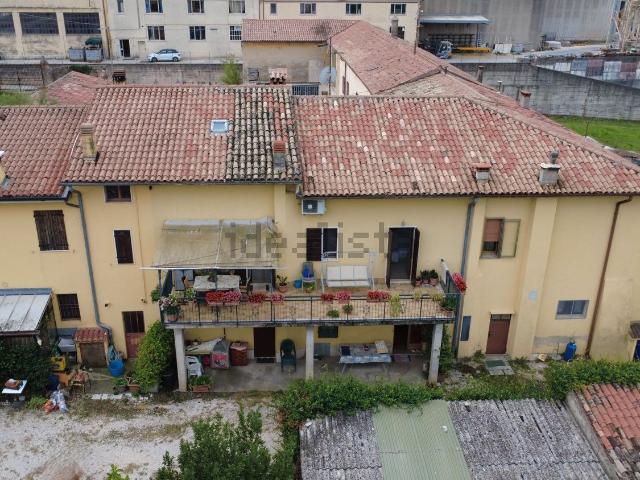 Rustico in vendita a Dolcè, Veneto