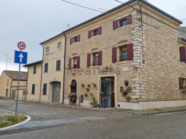 Rustico in vendita a Illasi, Veneto