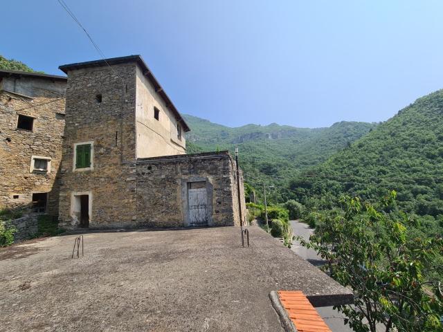 Rustico in vendita a Castelbianco