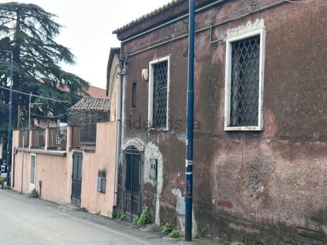 Rustico in vendita a Pedara, Catania