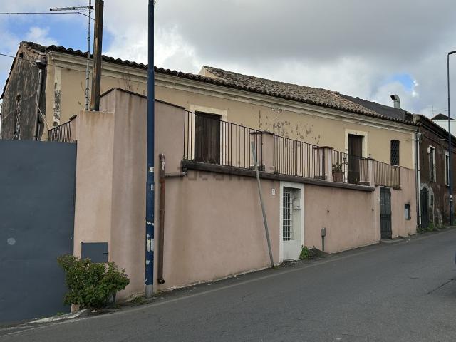 Rustico in vendita a Pedara, Sicilia