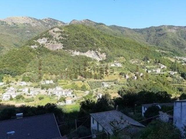 Rustico in vendita a Favale Di Malvaro, Liguria