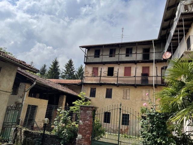 Rustico in vendita a Valdilana, Piemonte