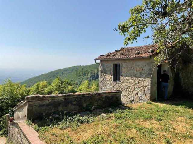 Rustico in vendita a Le Grazie, Pistoia