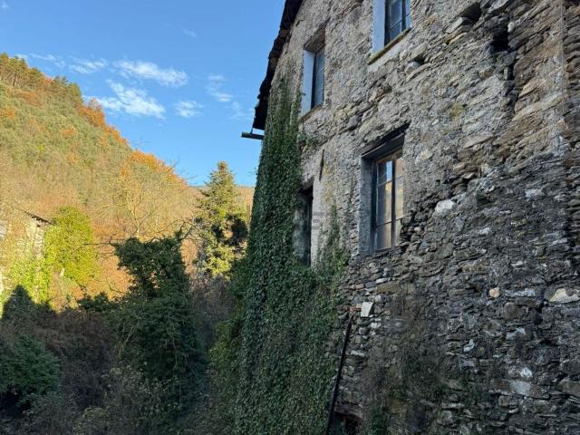 Rustico in vendita a Pornassio, Liguria