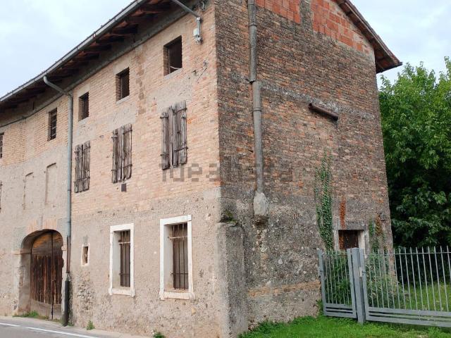 Rustico in vendita a San Vito Di Fagagna, Friuli-Venezia Giulia