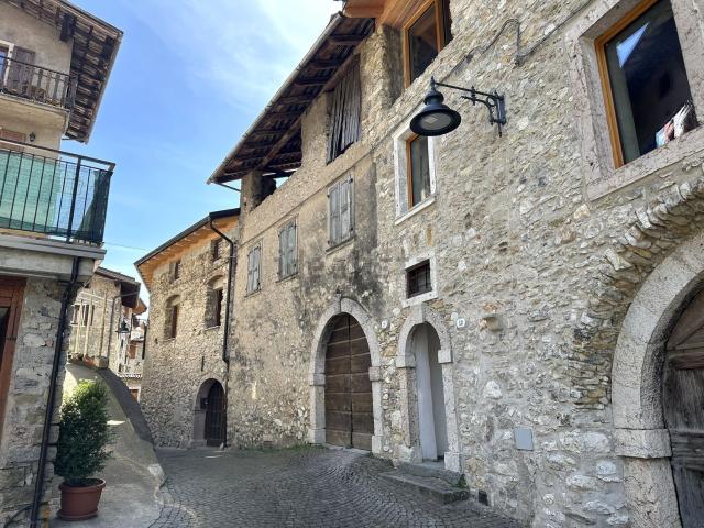 Rustico in vendita a Comunità Alto Garda e Ledro, Tenno