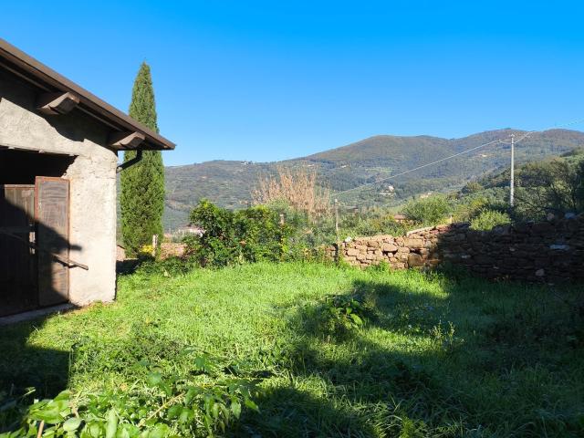 Rustico in vendita a Montevettolini, Toscana