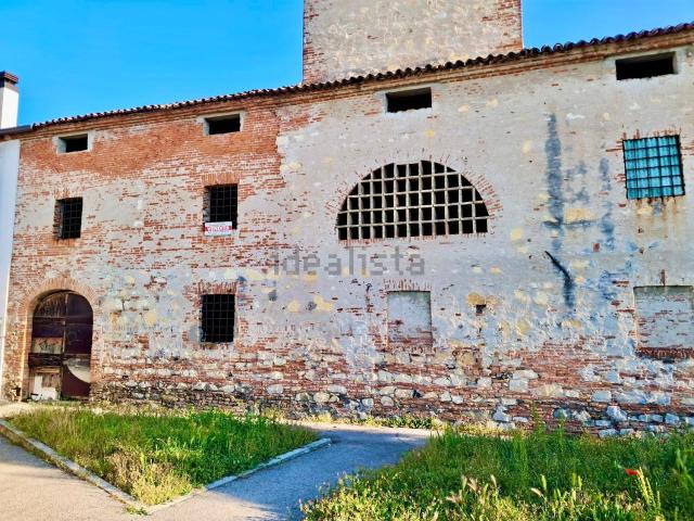 Rustico in vendita a Albaredo d'Adige, Verona