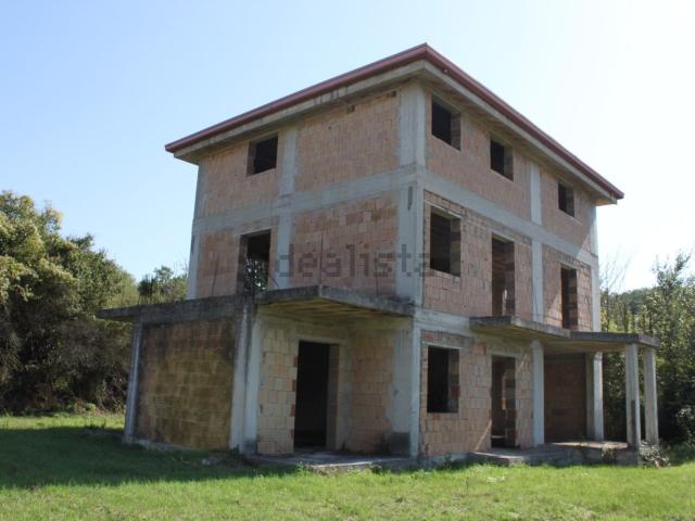 Rustico in vendita a Limatola, Campania