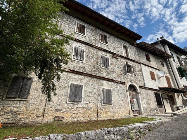Rustico in vendita a Clauzetto, Friuli-Venezia Giulia