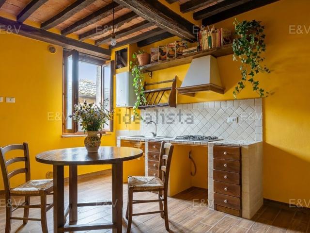 Rustico in vendita a Avigliano Umbro, Umbria
