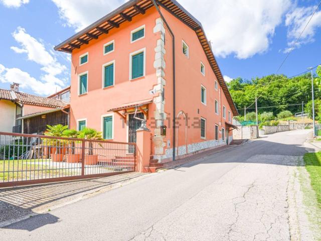 Rustico in vendita a Sovizzo, Veneto