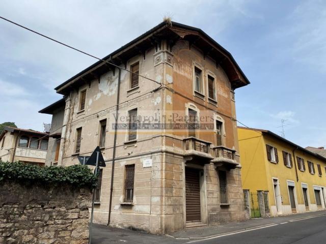 Rustico in vendita a Rezzato, Lombardia