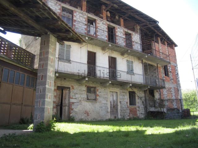 Rustico in vendita a Canuggioni, Piemonte