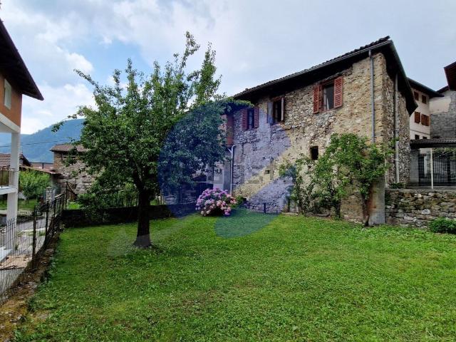 Rustico in vendita a Comunità montana della valle Camonica, Borno