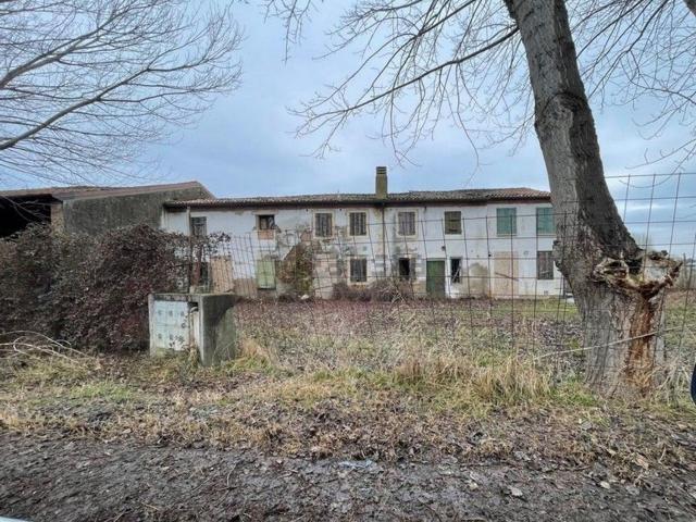 Rustico in vendita a Ronco all'Adige, Verona