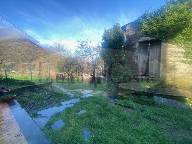 Rustico in vendita a Cicagna, Liguria