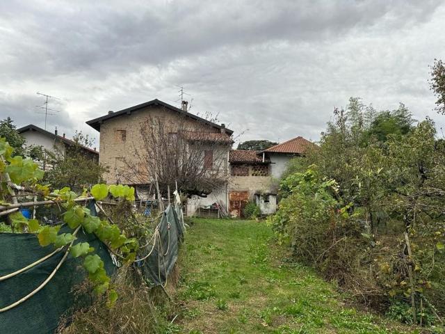 Rustico in vendita a Cascina del Pè, Faloppio