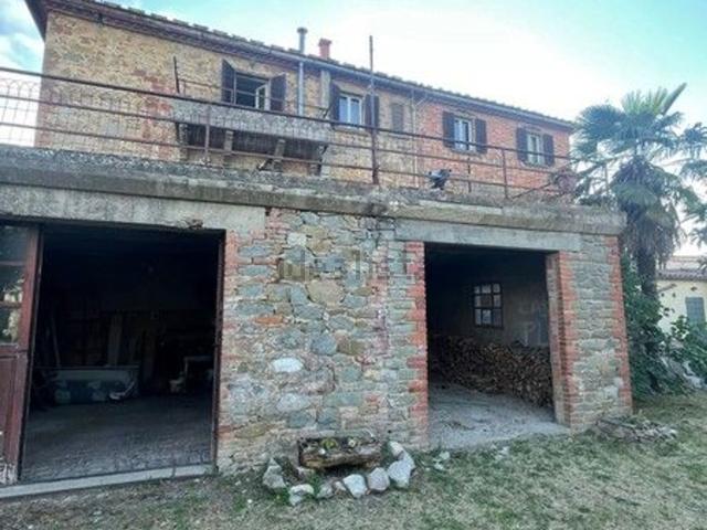 Rustico in vendita a Lucignano, Toscana