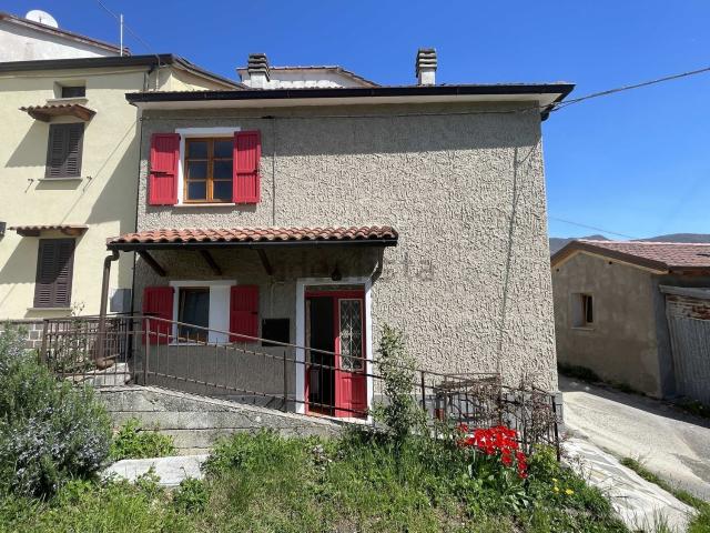 Rustico in vendita a Bardi, Reggio Emilia