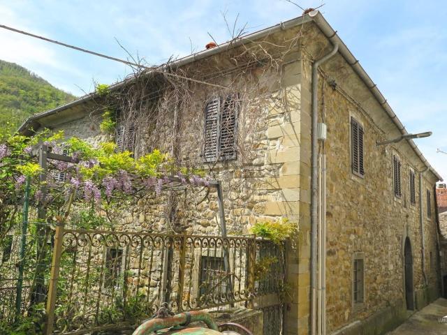 Rustico in vendita a Unione di comuni Montana Lunigiana, Comano