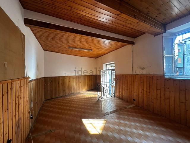 Rustico in vendita a Travaino, Caronno Varesino