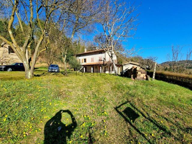 Rustico in vendita a Monteciccardo, Marche