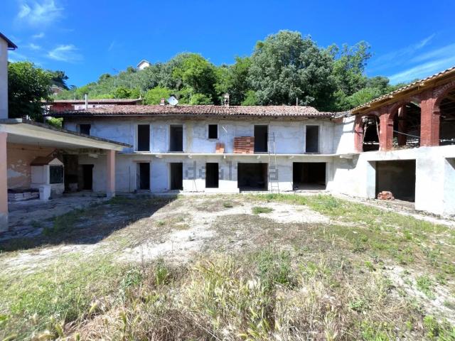 Rustico in vendita a Corneliano d'Alba, Cuneo