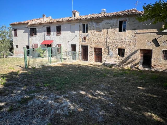 Rustico in vendita a Cupramontana, Ancona