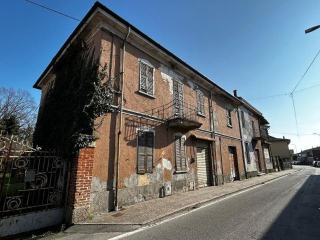 Rustico in vendita a Pieve Fissiraga, Lombardia