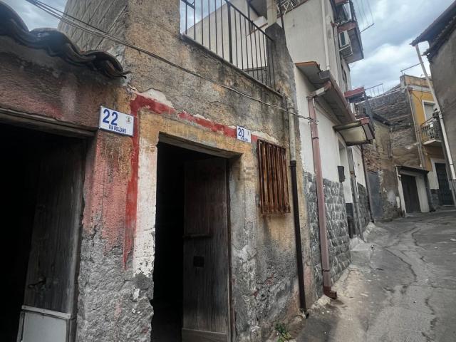 Rustico in vendita a Motta Sant'anastasia, Sicilia