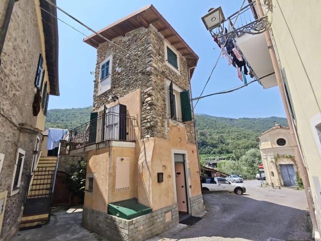 Rustico in vendita a Ortovero, Liguria