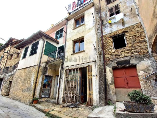 Rustico in vendita a Bajardo, Liguria